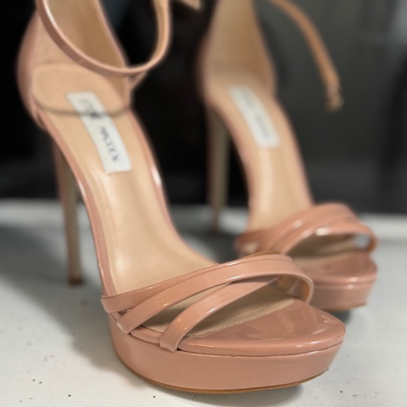 Steve Madden Women's "Cassandra" Cream platform scrappy 5" heels size 6.5 - Picture 1 of 5